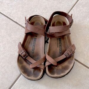Birkenstocks Yara Oiled Leather Flat